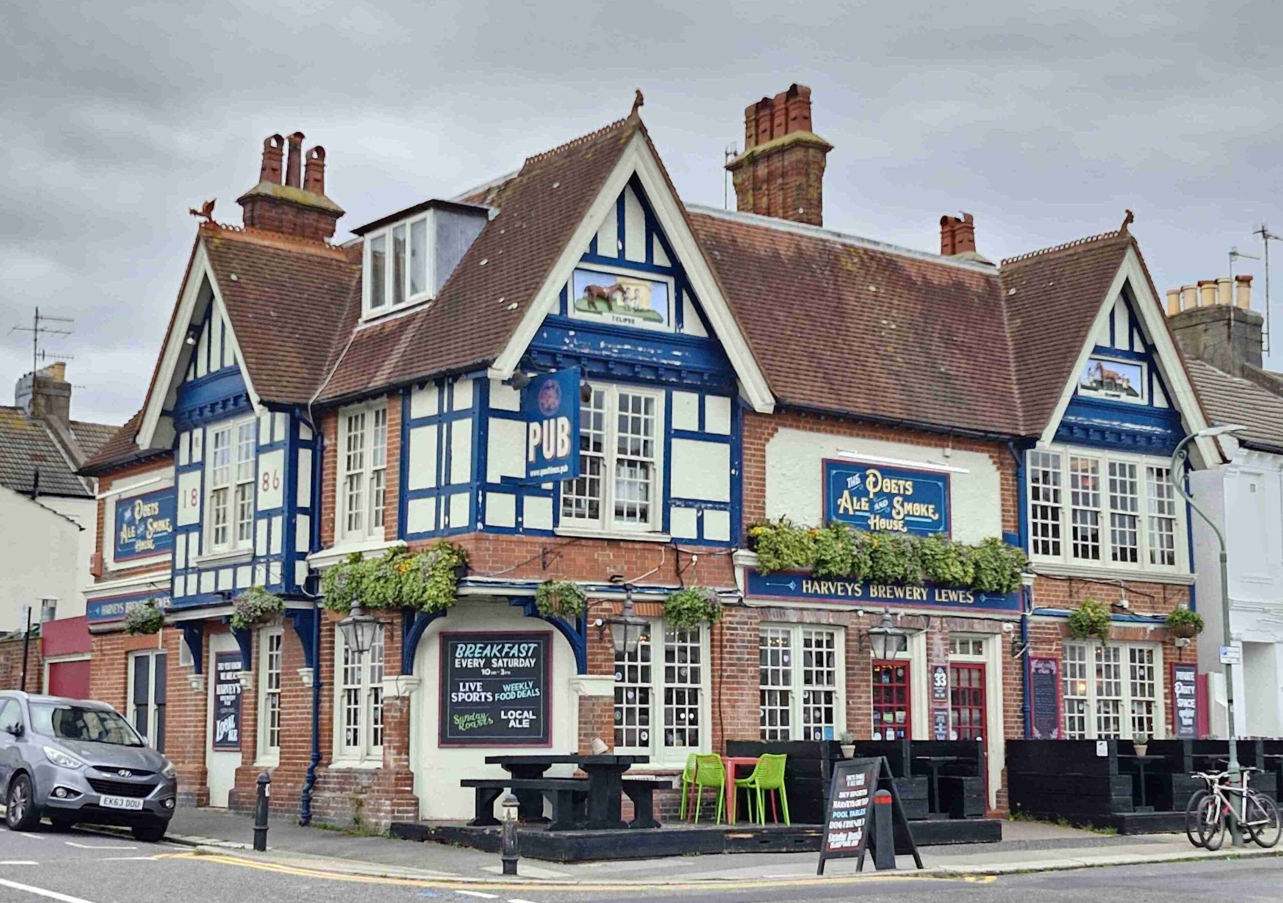 Man injured in Hove pub shooting