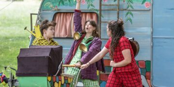 Jellyfish Theatre’s The Dragon Wagon is rolling into Brighton Fringe this May