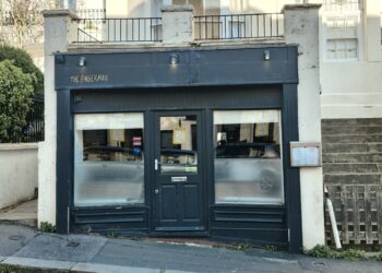 Owners blame rising costs for closure of leading restaurant