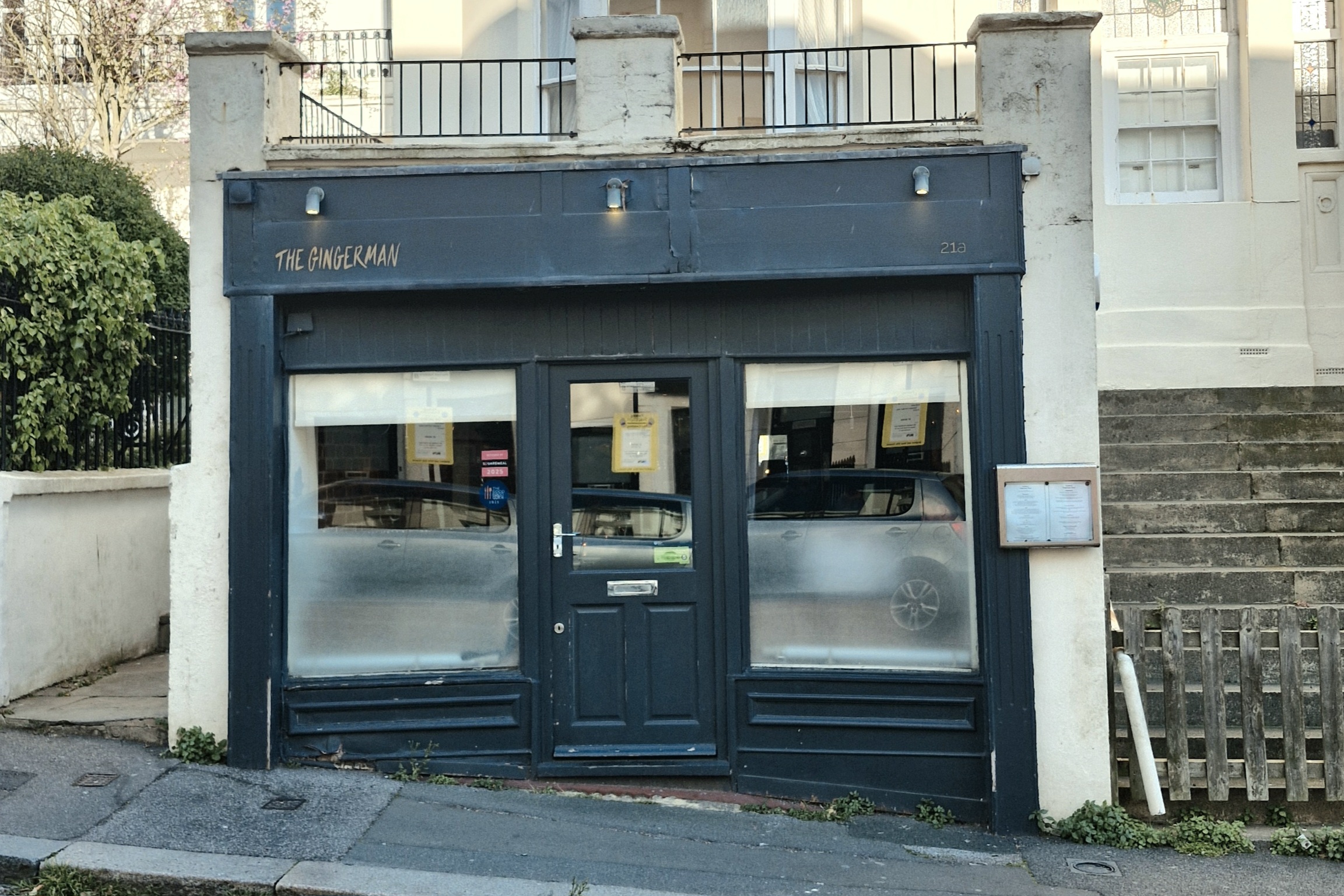 Owners blame rising costs for closure of leading restaurant