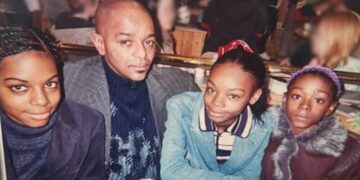 Father pays tribute to daughters who drowned off Brighton beach
