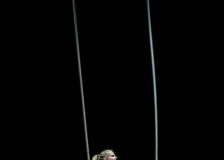 NoFit State Circus brings world premiere of rebellious new spectacular carnation to Brighton Festival