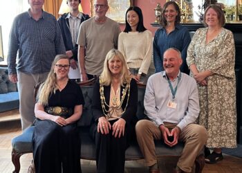 Mayor hosts staff and volunteers from housing and homelessness charity