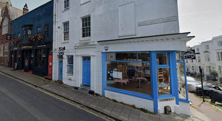 Neighbours object to café’s plan to sell alcohol and stay open later
