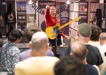 ‘Pressure To Party’: Julia Jacklin instore at Resident