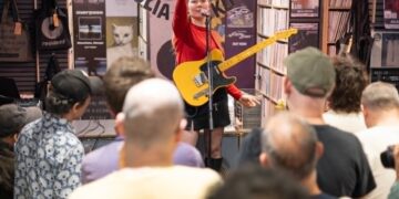 ‘Pressure To Party’: Julia Jacklin instore at Resident