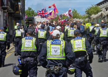 Police arrest eight people as 4,000 join demo and protest in Brighton