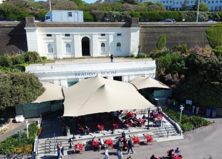 Giant canopy lands listed cafe’s owner in planning trouble