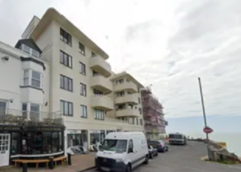 Mast proposal returns with planners poised to say no again