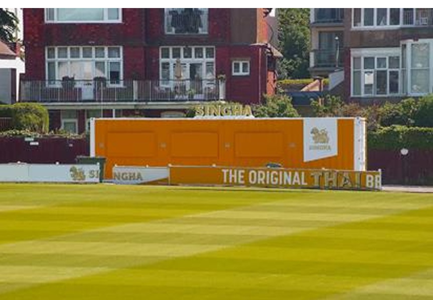 Cricket container bar can stay