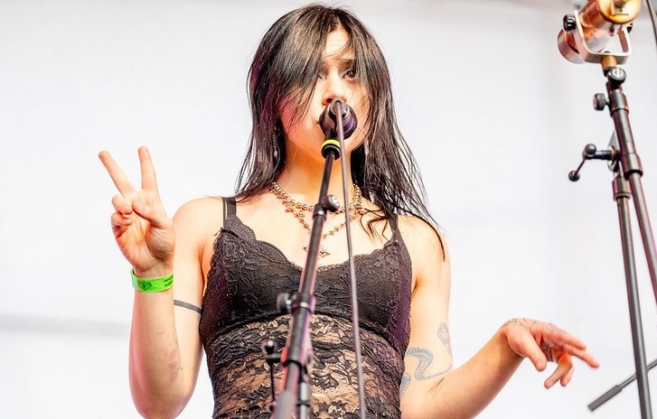 Lonnie Gunn playing live for her EP launch party
