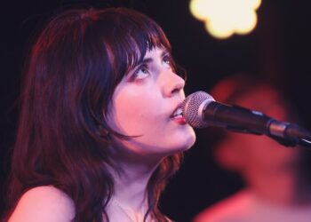 Opal Mag delivers an assured, expansive headline performance at The Prince Albert