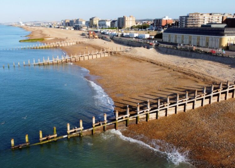 Work to extend beach enters new phase next week