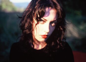 Violet Grohl adds Brighton date to UK tour