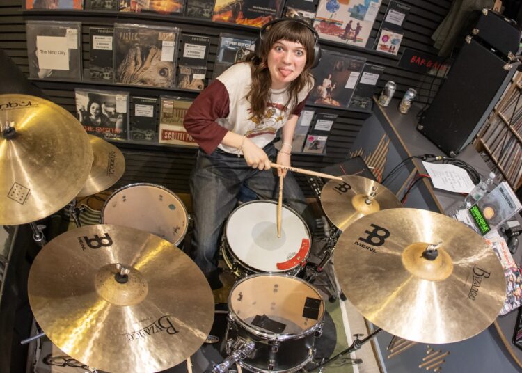 Man/Woman/Chainsaw perform whole debut album at Brighton record store
