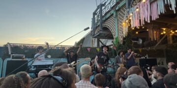 Opus Kink: Pretty Showboys on the Terrace