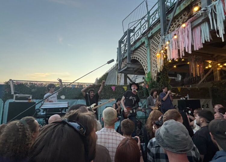 Opus Kink: Pretty Showboys on the Terrace