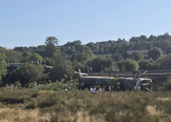 Two seriously injured as train derails in Lewes