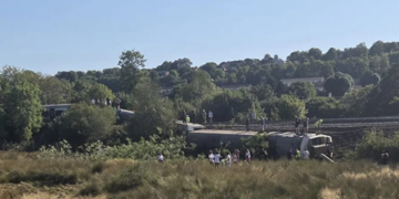 Two seriously injured as train derails in Lewes