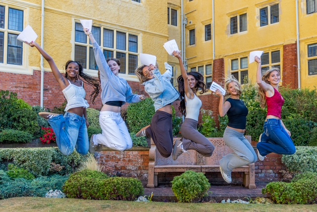 Roedean students achieve top marks in GCSEs