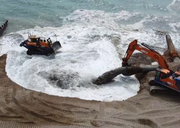 Thousands of tonnes of shingle pumped onto Hove beach