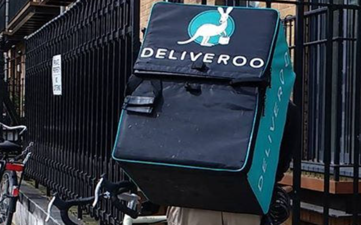 Bogus Deliveroo rider admits dealing drugs