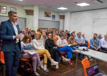 Western Road traders weigh up legal action over red route plan
