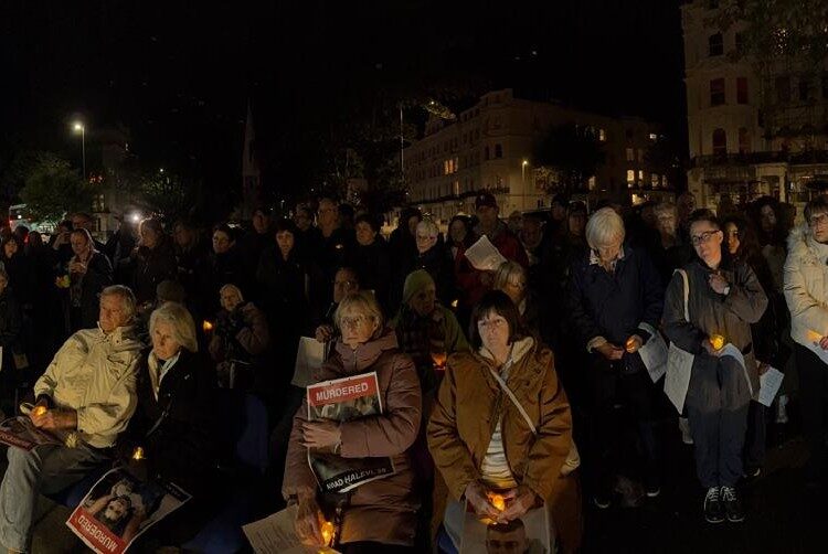 Hundreds gather in Hove to remember those murdered on October 7