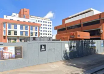 Neighbours object to amended office plans